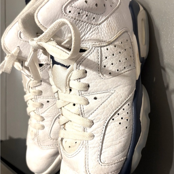 WOMENS WHITE AIR JORDANS LIKE NEW SIZE 6.5 - Picture 2 of 7